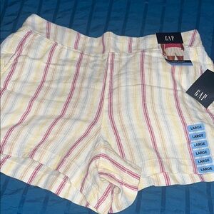 NWT gap linen shorts size large